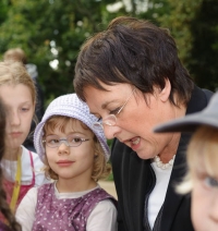 Brigitte Zypries liest Märchen auf der Veranstaltung 